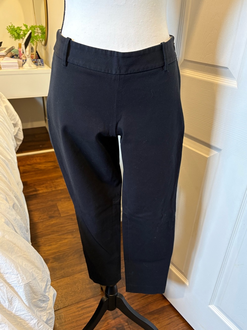 Babaton Aritzia Black Slim Ankle Pants Size 6 Stretch Work Trousers